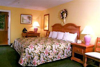 The At Turbat's Creek 3*